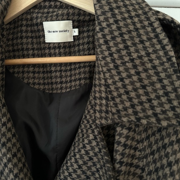 THE NEW SOCIETY Noelle Wool Houndstooth Coat - Picture 9 of 10